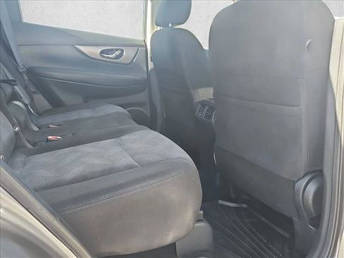 Used 2016 Nissan Rogue S image 19