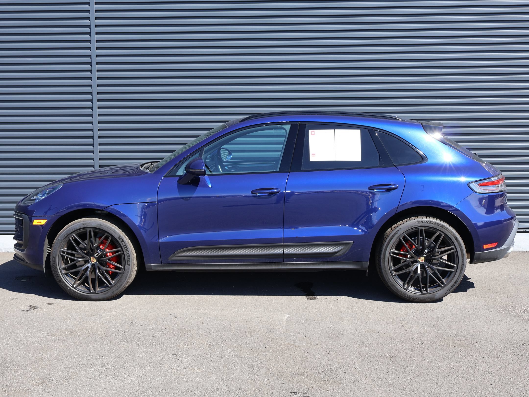 Certified 2024 Porsche Macan S w/ Premium Plus Package AWD/4WD image 2