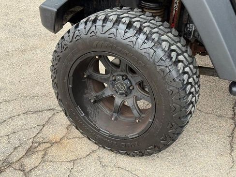 Used 2017 Jeep Wrangler Unlimited Sport w/ Quick Order Package 24S image 10