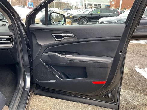 Used 2023 Kia Sportage SX image 12