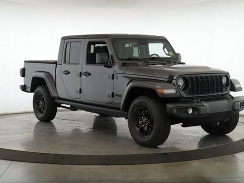 Used 2024 Jeep Gladiator Willys image 2