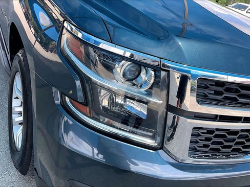 Used 2019 Chevrolet Suburban LT image 28