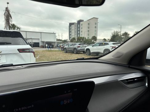 Used 2025 Buick Encore GX Preferred image 35