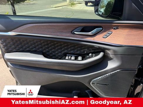 Used 2023 Jeep Grand Cherokee L Summit w/ Advanced Protech Group IV image 13