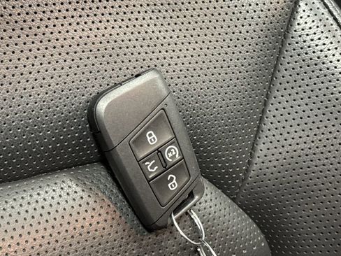 Used 2019 Volkswagen Atlas SEL Premium image 28