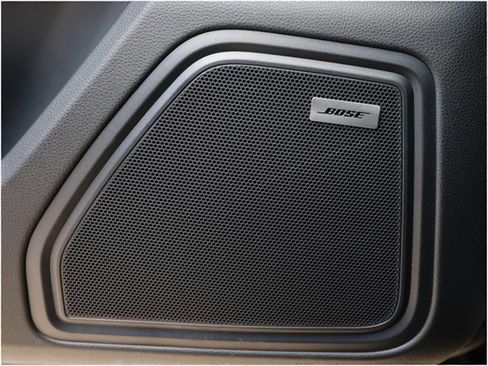 Certified 2025 Porsche Macan image 22