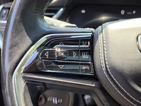 Used 2022 Jeep Grand Cherokee Overland w/ Luxury Tech Group IV RWD image 24