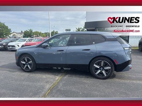 Used 2022 BMW iX xDrive50 w/ Premium Package AWD/4WD image 13