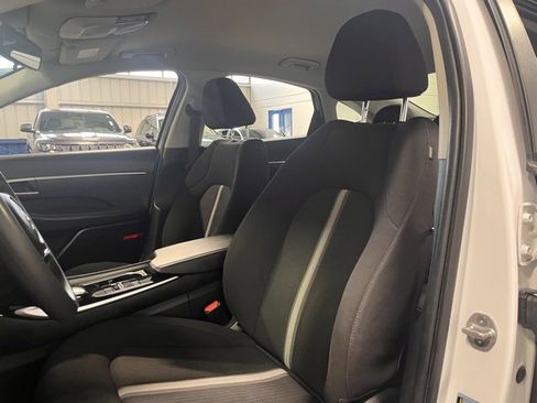 Used 2023 Hyundai Sonata SE w/ Cargo Package image 22
