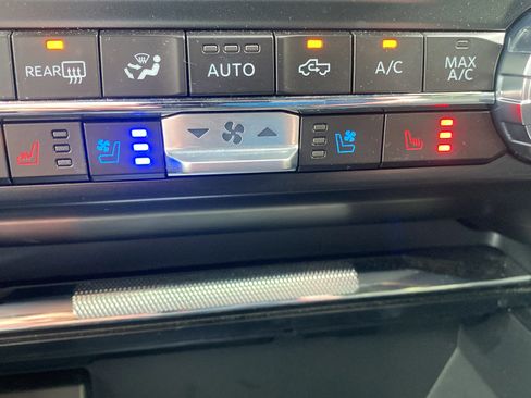 Certified 2024 Ford F150 Lariat AWD/4WD image 11