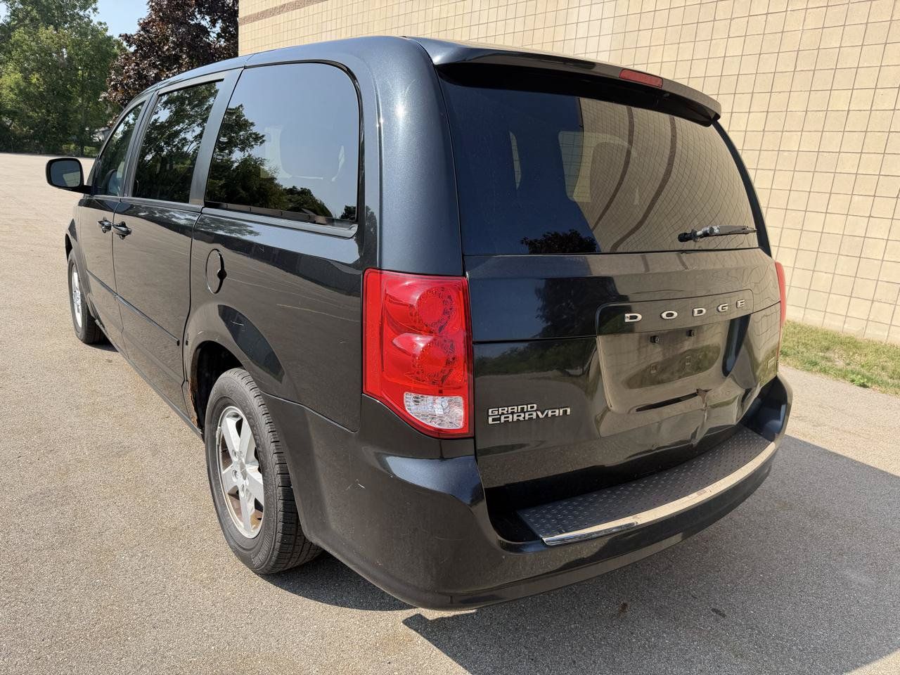 Used 2013 Dodge Grand Caravan SXT FWD image 7