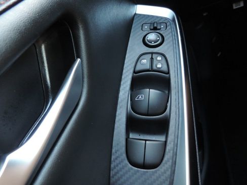 Used 2025 Nissan Sentra SR w/ Midnight Edition image 25