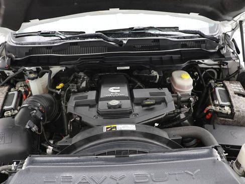 Used 2018 RAM 2500 Tradesman w/ Chrome Appearance Group image 30