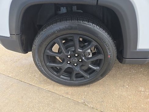 New 2026 Jeep Compass Latitude image 22