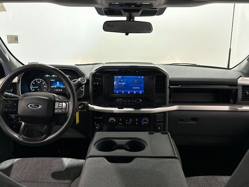 Used 2022 Ford F150 XLT image 2