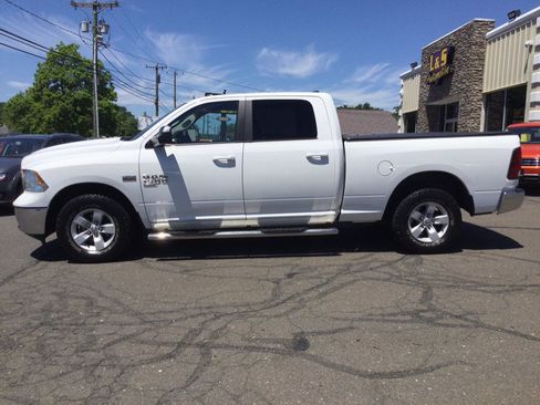 Used 2019 RAM 1500 Classic SLT AWD/4WD image 11