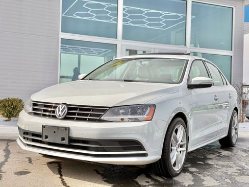Used 2018 Volkswagen Jetta SE image 2