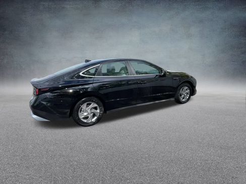 Used 2026 Hyundai Sonata SE FWD image 25