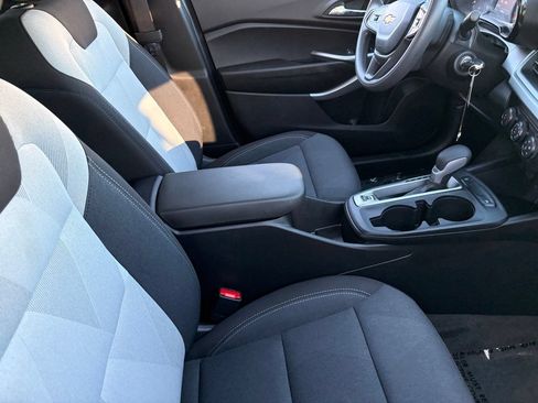 Used 2026 Chevrolet Trax LS FWD image 11