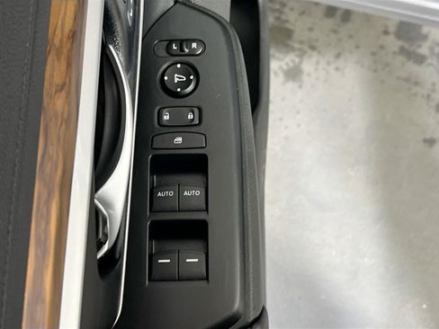 Used 2019 Honda CR-V EX-L image 17