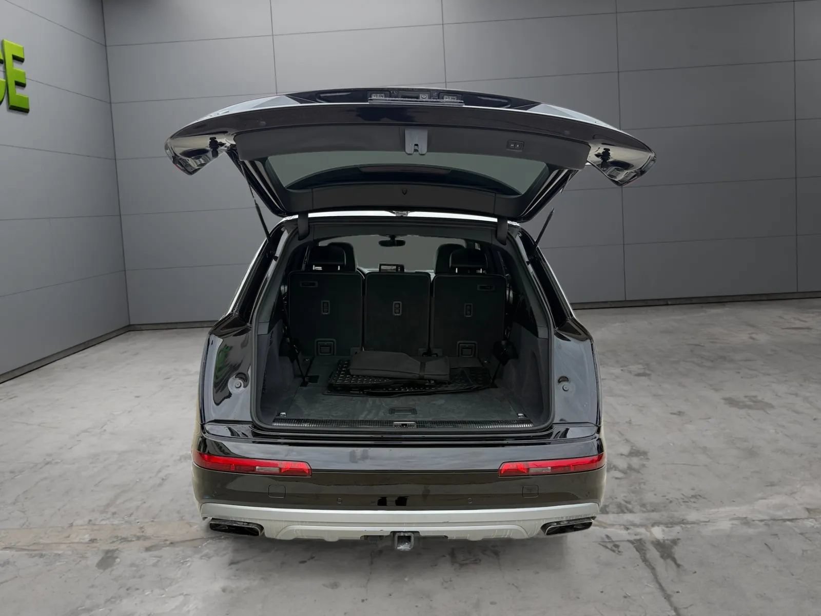 Used 2018 Audi Q7 3.0T Prestige w/ Prestige Package AWD/4WD image 9