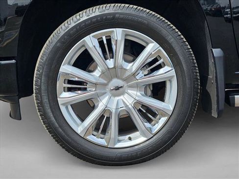 Used 2023 Chevrolet Silverado 1500 High Country w/ High Country Premium Package AWD/4WD image 28
