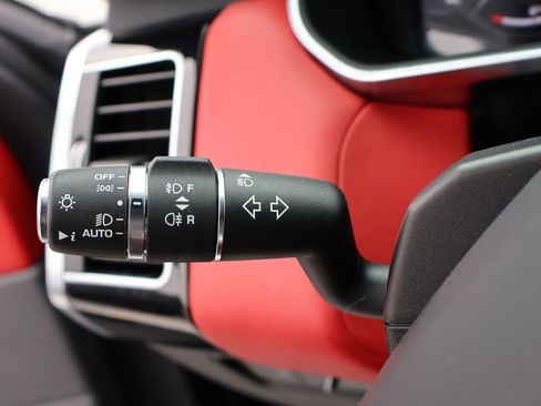 Used 2021 Land Rover Range Rover Sport HSE Dynamic image 34