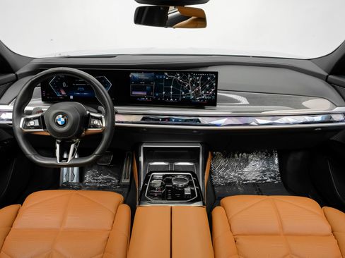 Used 2023 BMW 740i RWD image 19