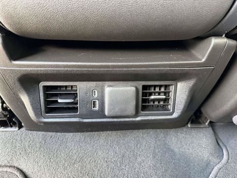 Used 2025 GMC Sierra 1500 SLT AWD/4WD image 12