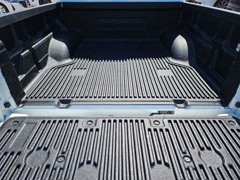 Certified 2024 Nissan Frontier SV image 12