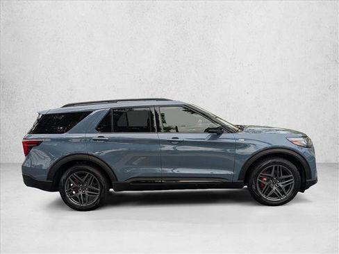 Used 2025 Ford Explorer ST-Line w/ Premium Package RWD image 4