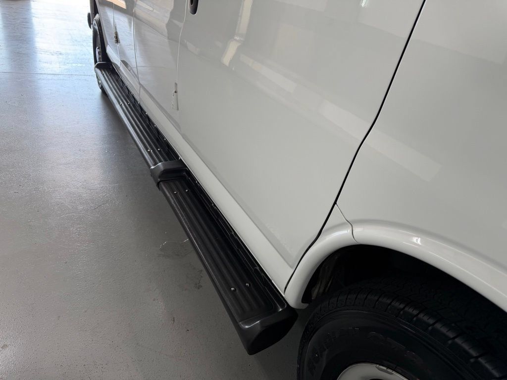 Used 2020 Chevrolet Express 3500 LT w/ LT Preferred Equipment Group RWD image 29