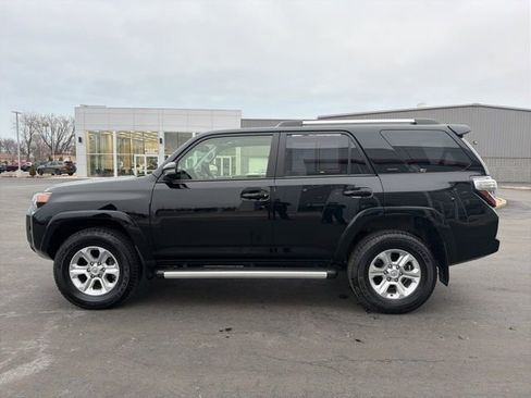 Certified 2024 Toyota 4Runner SR5 Premium w/ Moonroof Package image 4