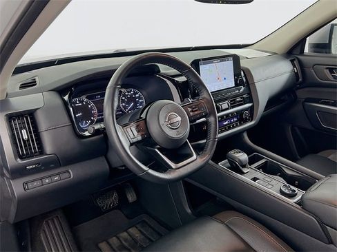Used 2022 Nissan Pathfinder SL image 36