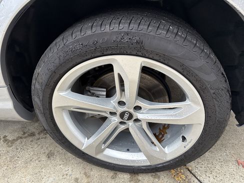 Used 2019 Audi Q7 3.0T Prestige w/ Prestige Package image 19