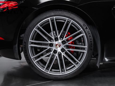 Used 2019 Porsche 718 Boxster GTS RWD image 19