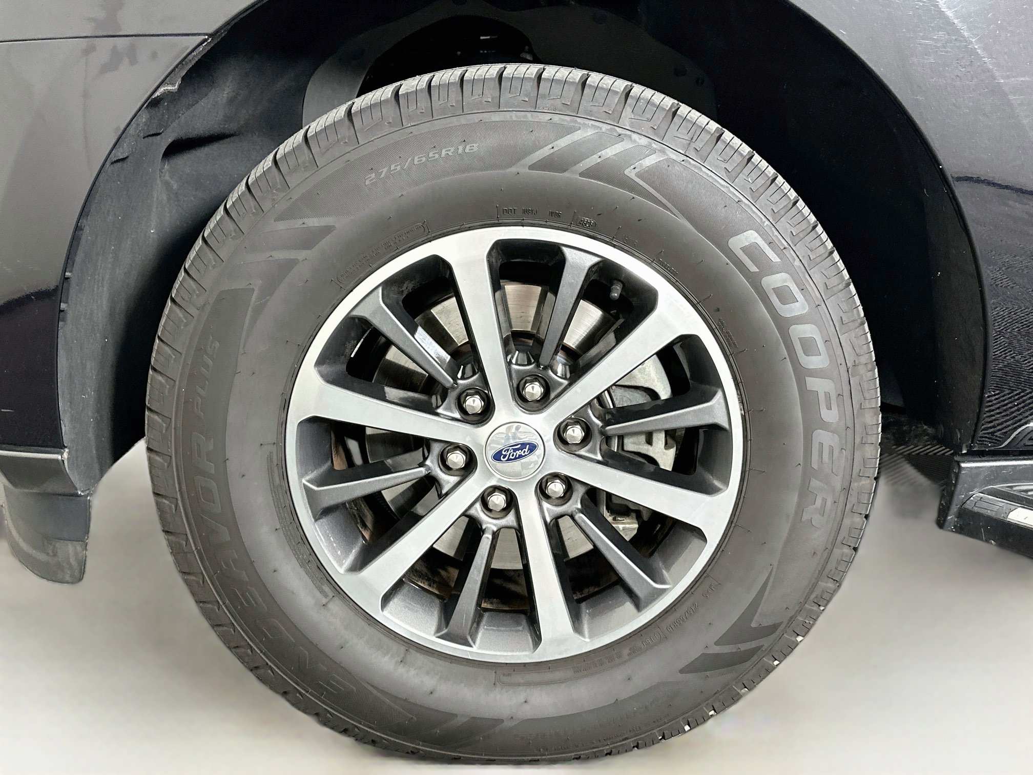 Used 2020 Ford Expedition XLT w/ Equipment Group 202A AWD/4WD image 11
