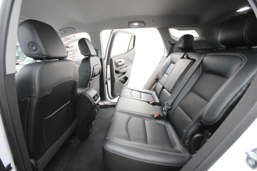 Used 2023 GMC Terrain SLT AWD/4WD image 28