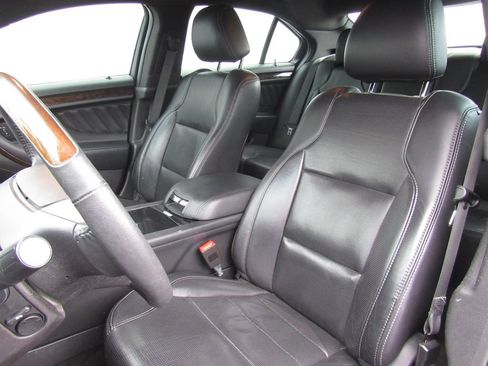 Used 2018 Ford Taurus Limited AWD/4WD image 11