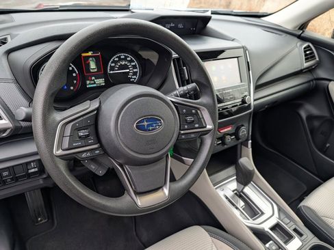 Used 2023 Subaru Forester Base image 22