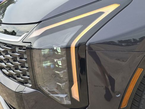 New 2026 Kia Sportage SX FWD image 10