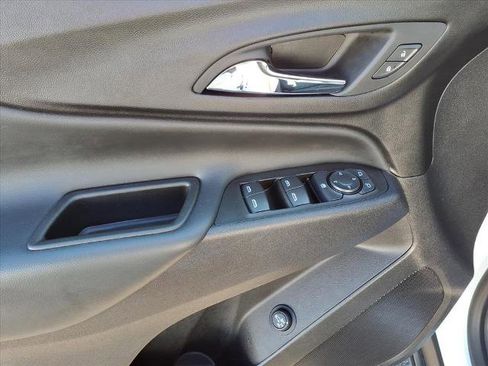 Used 2024 Chevrolet Equinox LT image 12