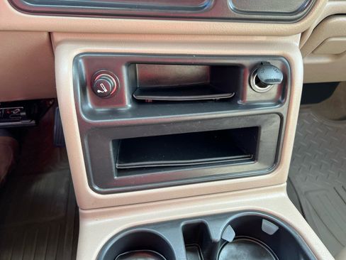 Used 2004 Chevrolet Silverado 1500 LT w/ Light Duty Power Package image 20