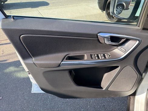 Used 2013 Volvo XC60 T6 image 29