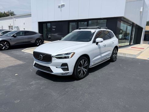 Used 2022 Volvo XC60 B5 Inscription w/ Advanced Package FWD image 2