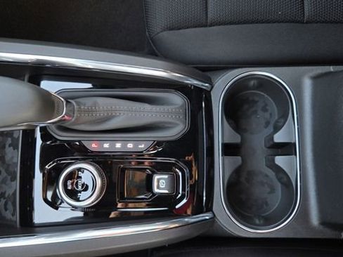 New 2026 GMC Canyon Elevation w/ Convenience Package image 30