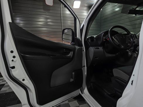 Used 2019 Nissan NV200 S w/ Cruise Control Package image 26