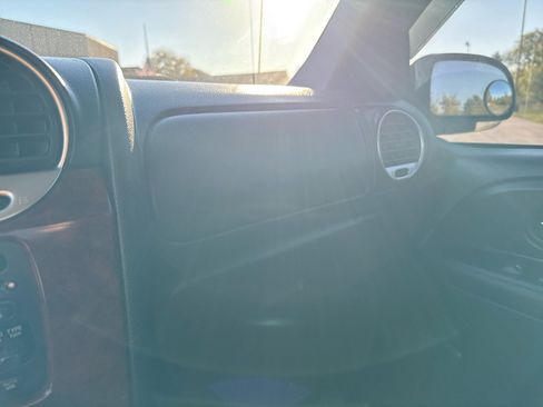 Used 2006 GMC Envoy Denali image 14