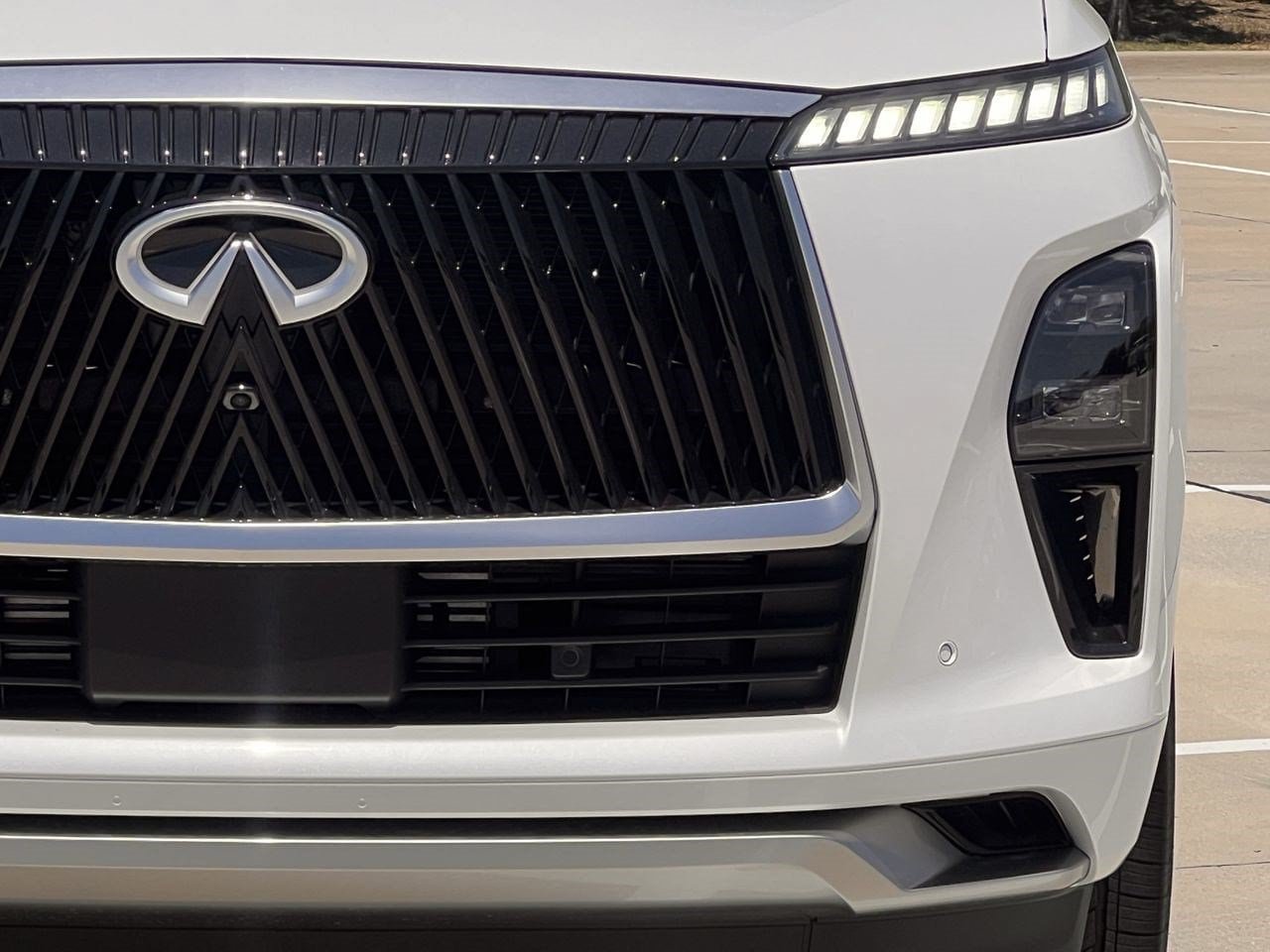 New 2027 INFINITI QX80 Luxe RWD image 7