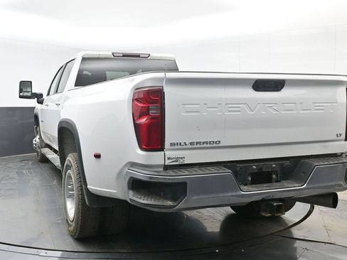 Used 2023 Chevrolet Silverado 3500 LT AWD/4WD image 12